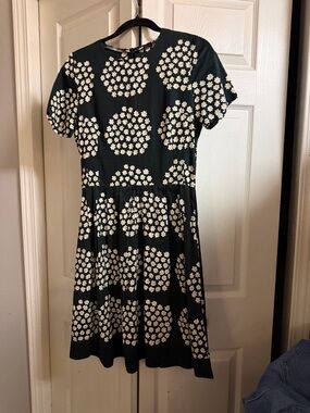 Marimekko Black Floral Top with White and Yellow Daisy Print